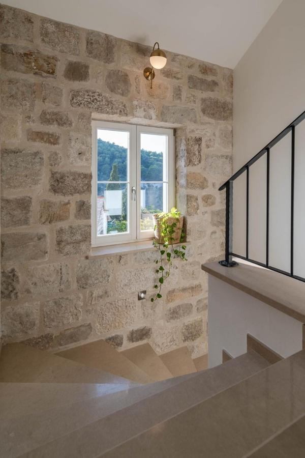 פוסטיר New Villa Ani! Traditional And Luxurious 4-Bedroom Villa With Heated Pool And Sea Views מראה חיצוני תמונה