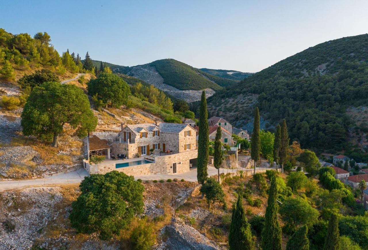 פוסטיר New Villa Ani! Traditional And Luxurious 4-Bedroom Villa With Heated Pool And Sea Views מראה חיצוני תמונה