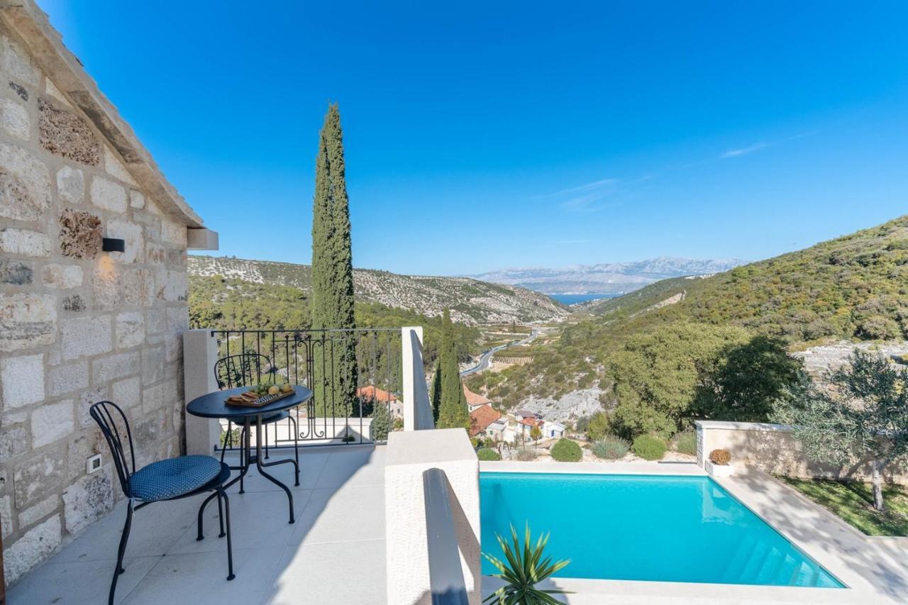 פוסטיר New Villa Ani! Traditional And Luxurious 4-Bedroom Villa With Heated Pool And Sea Views מראה חיצוני תמונה
